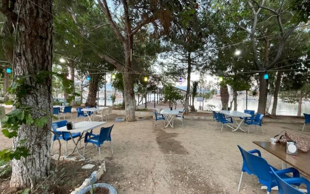 Ünlü Konaklama Kafe