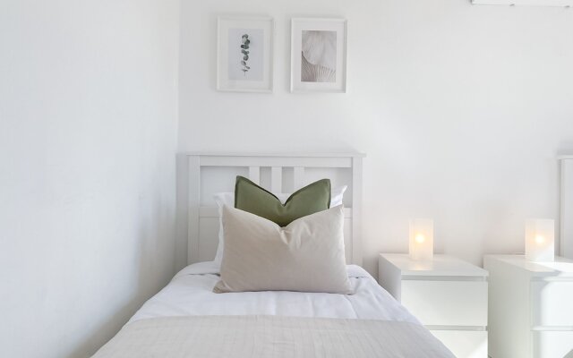 Phaedrus Living Byzantium Modern City Flat