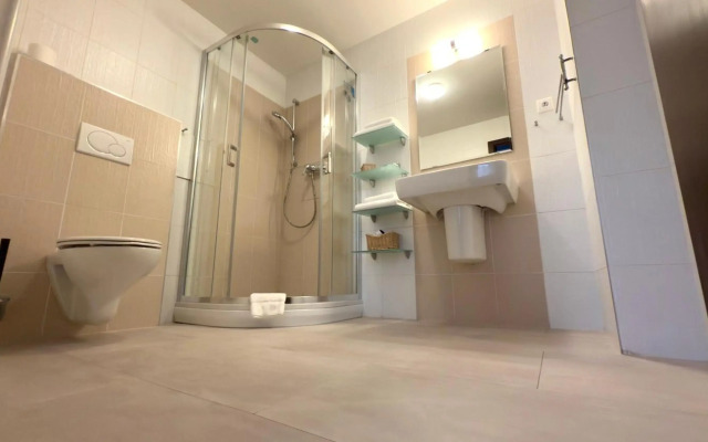 Aston Business Hotel