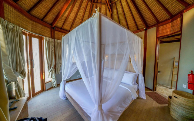 Blue Lagoon Avia Villas