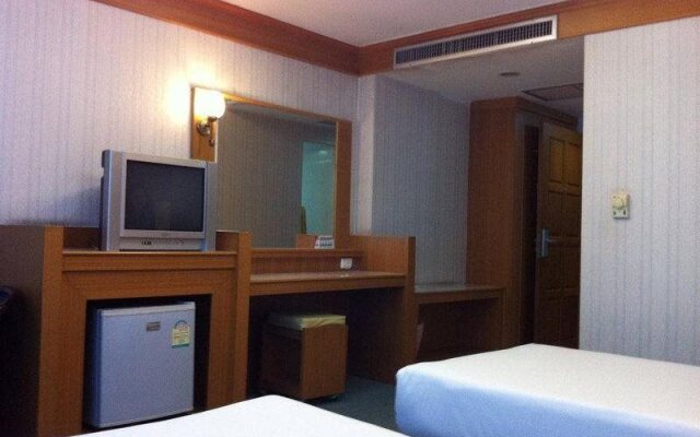 River Hotel Nakhon Pathom