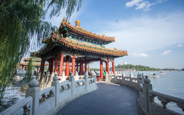 Beijing Templeside Lianlian Hutong Guest House