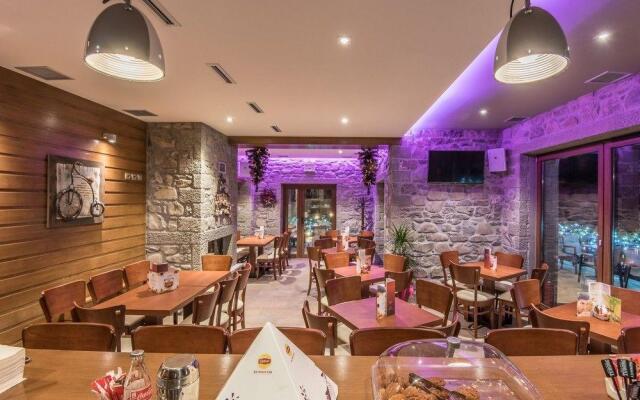 The View Village - Villas Suites & Spa