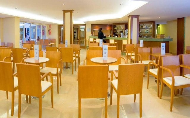 Отель RH Casablanca & Suites