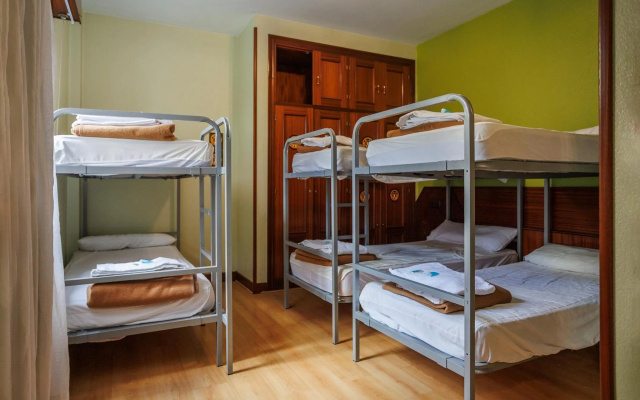 Moon Hostel Bio