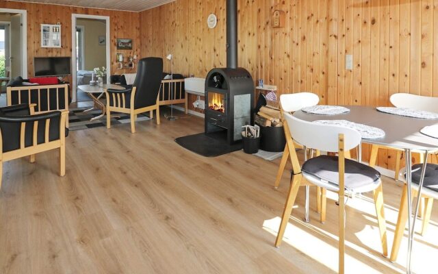 6 Person Holiday Home in Hadsund