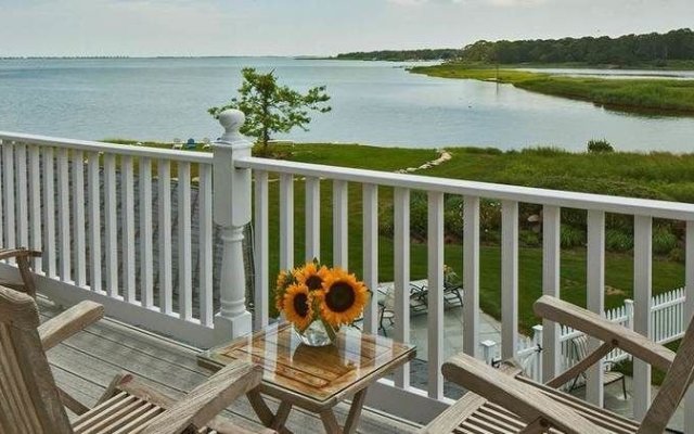 Seatuck Cove House Waterfront B&B