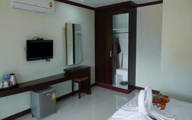 Palm Kiri Resort