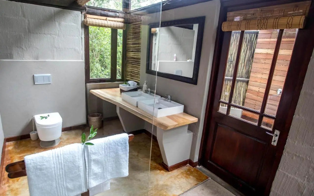 Royal Thonga Safari Lodge