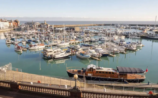 Host Stay Harbour Rest