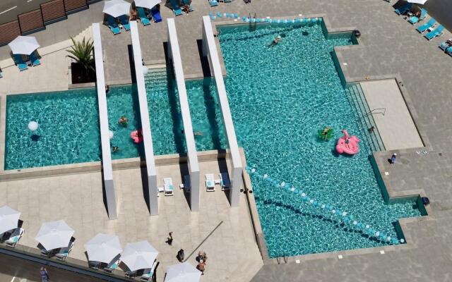 Apartments in the Marine Symphony Residential complex-2 GUESTS-24