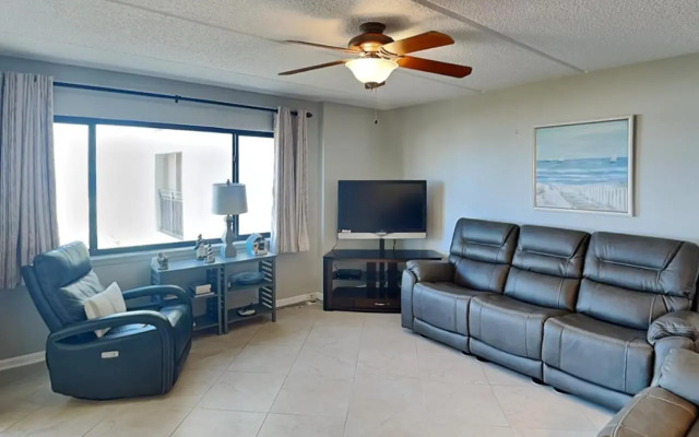 Windjammer Apartment 206