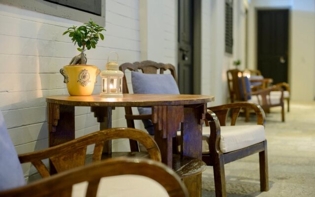 Noordin Mews