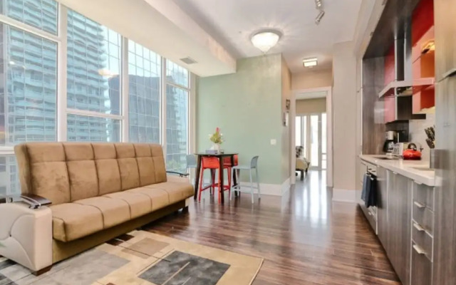 Applewood Suites - CN Tower & Convention