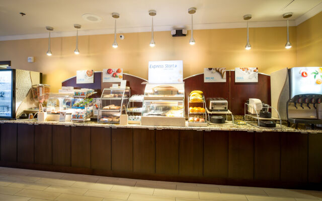 Holiday Inn Express Wichita South by IHG