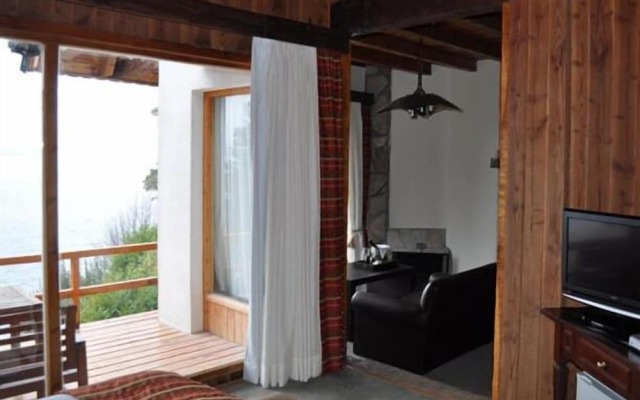 La Sirenuse Lake Resort