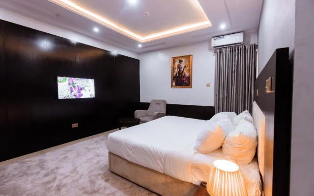 Londonian Hotel & Suites