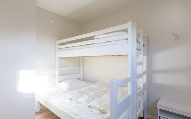 Apartment on the 2nd Floor for Family