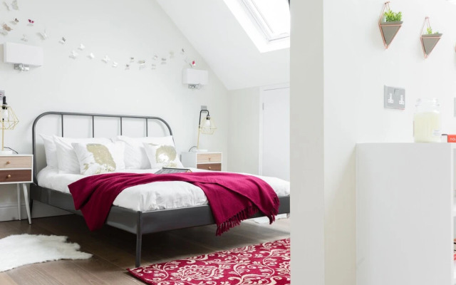 The Soho Studio - Modern & Central 2BDR