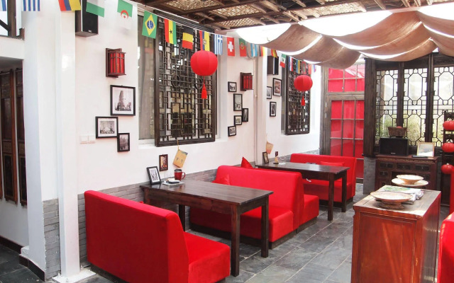 Westlake Hostel Man Juelong branch
