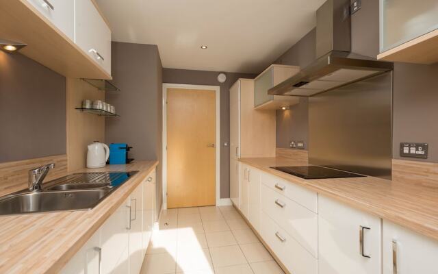 411 - Corinthian Quay Apartment