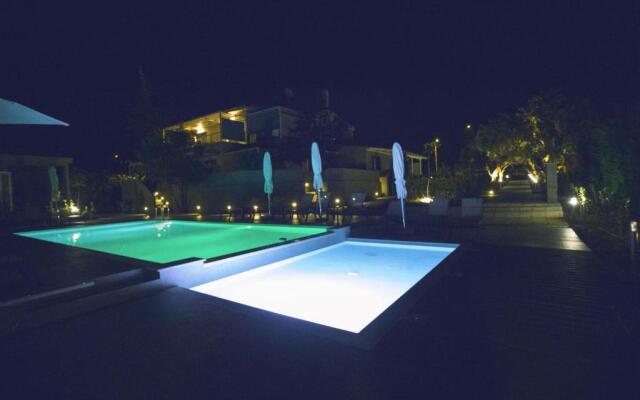 8 Boutique Suites