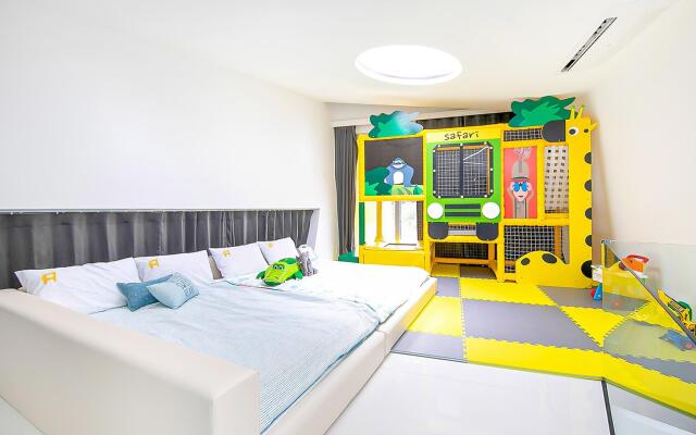 Gapyeong Tellem Kids Pool Villa