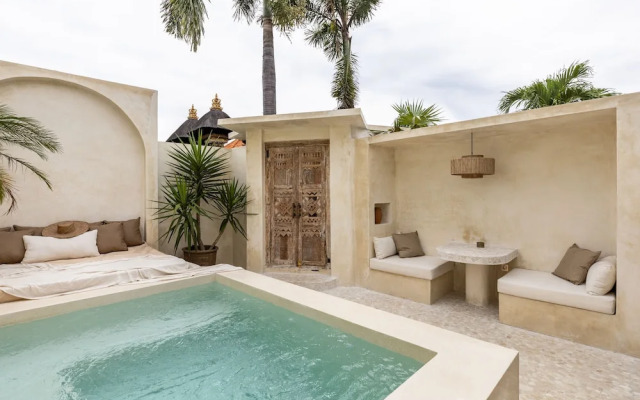 Luxe & Unique Honeymoon Bocami Suites- 2 by Azure