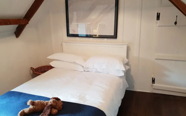 Muggles End, Falmouth, a Short Walk From the Beach