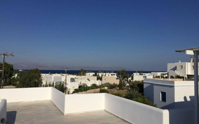 CAELI PAROS by Kostas and Ioanna Studios