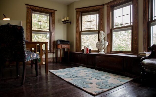 Lincoln Way Inn Bed & Breakfast