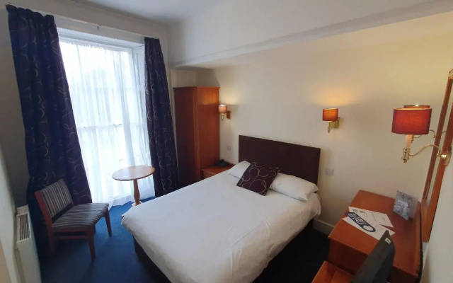Alton House Hotel