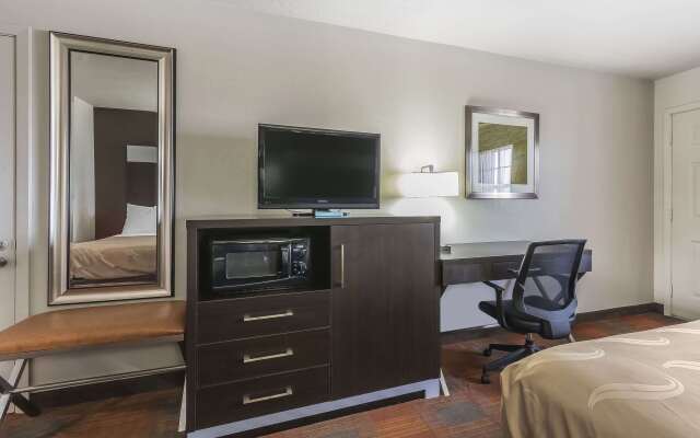 Quality Inn & Suites Stuttgart North