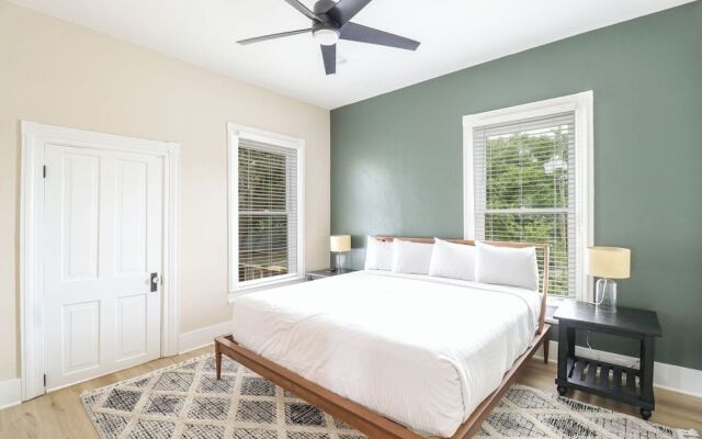 Aerie Loft: Cozy 1-bedroom Retreat in Biloxi, Perfect for Couples!