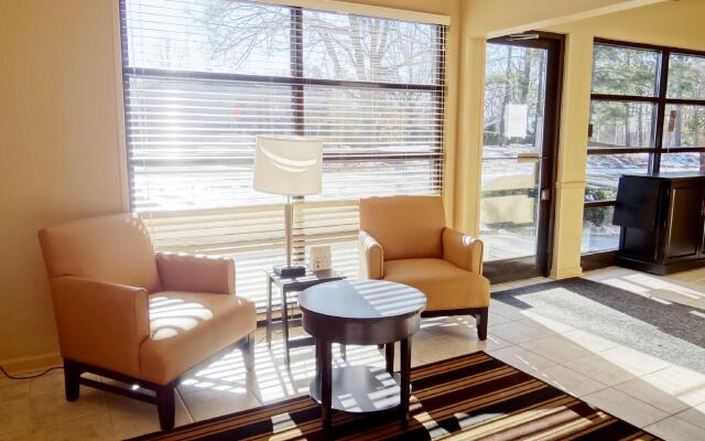 Suburban Studios Cary – RDU Airport