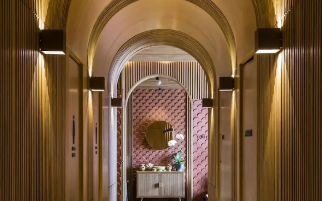 Chicland Hotel
