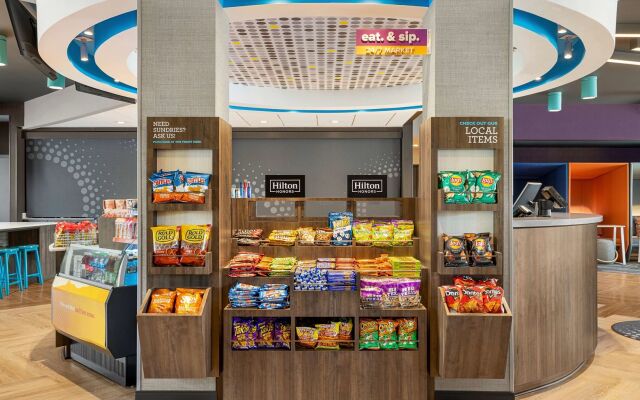 Tru by Hilton Lawrenceville Atlanta I-85 Sugarloaf