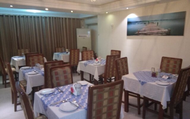 Pearl Gate Hotel