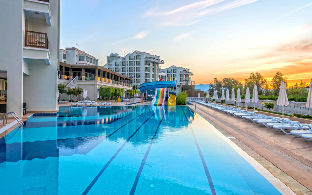 Royal Atlantis Spa & Resort