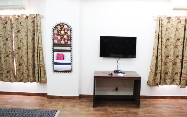 Adhunik Hotel Behror