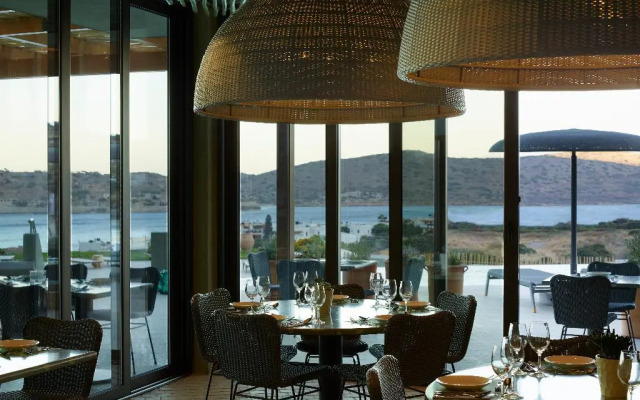 Cayo Exclusive Resort & Spa