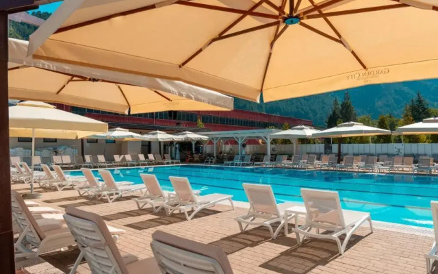 Garden City Hotel & Resort