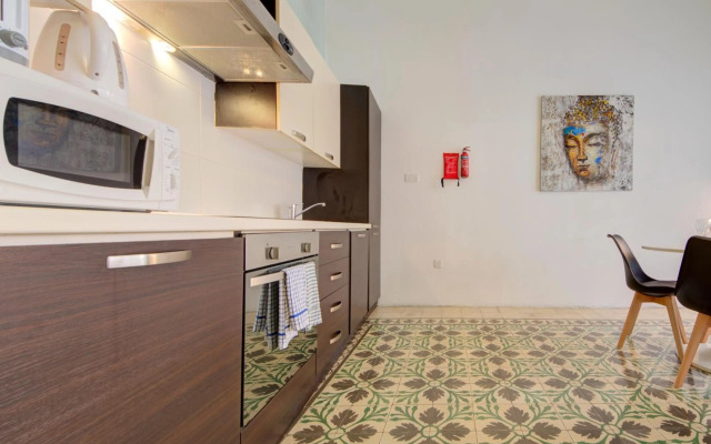 Sliema Ferries 2-bedroom Apt with views