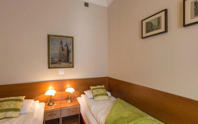Kajzer Hostel