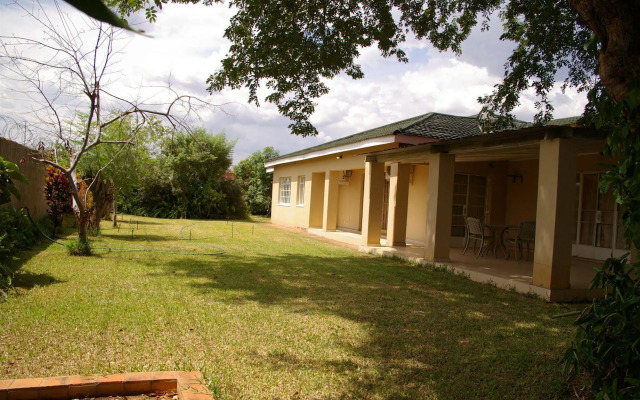 Khanondo Guest House