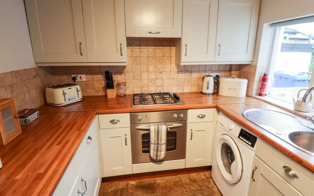 Thames Cottage