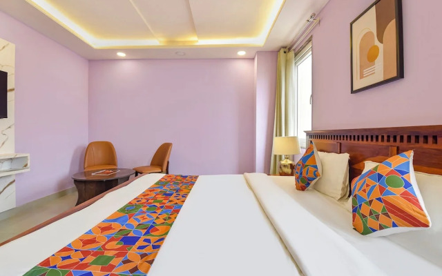 Fabhotel Pink Palace Raja Park