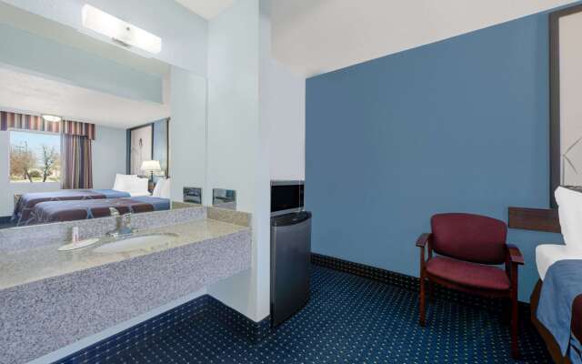 Super 8 by Wyndham Dumas TX