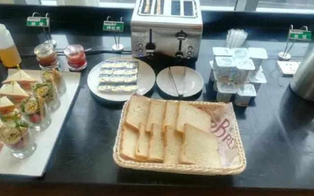 ZhuJi MuChen Hotel (YongLi Square Store)