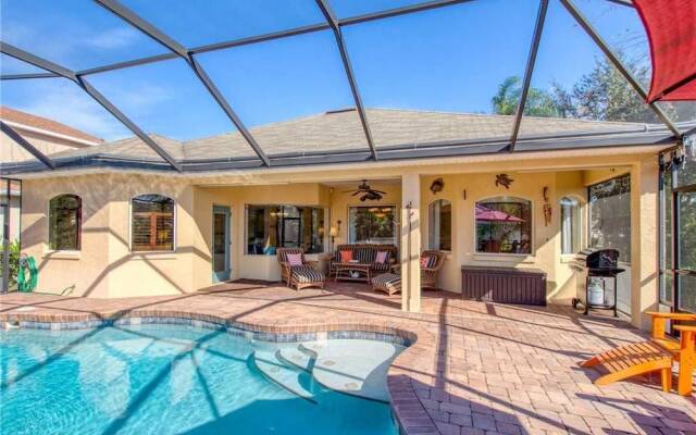 Splashing Dolphins - Three Bedroom Home